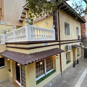 Casa Flores Del Mediterraneo , Badalona Spain